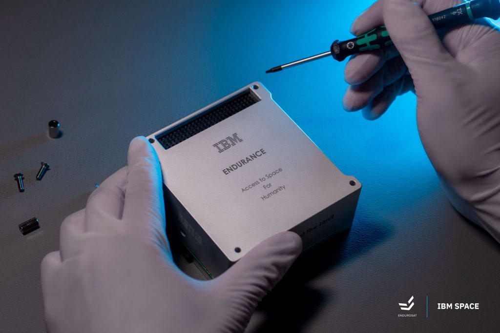 ibm-space-module-shared-satellite-service