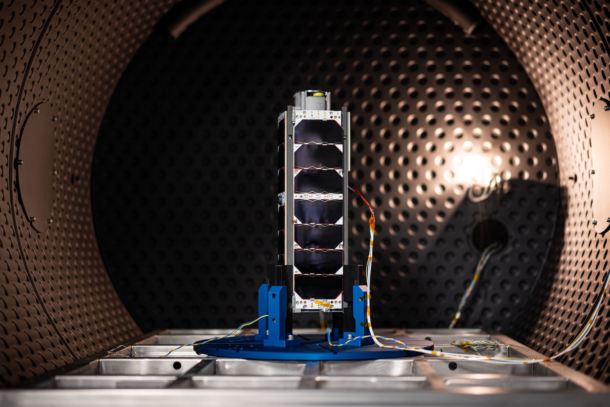 endurosat-clean-room