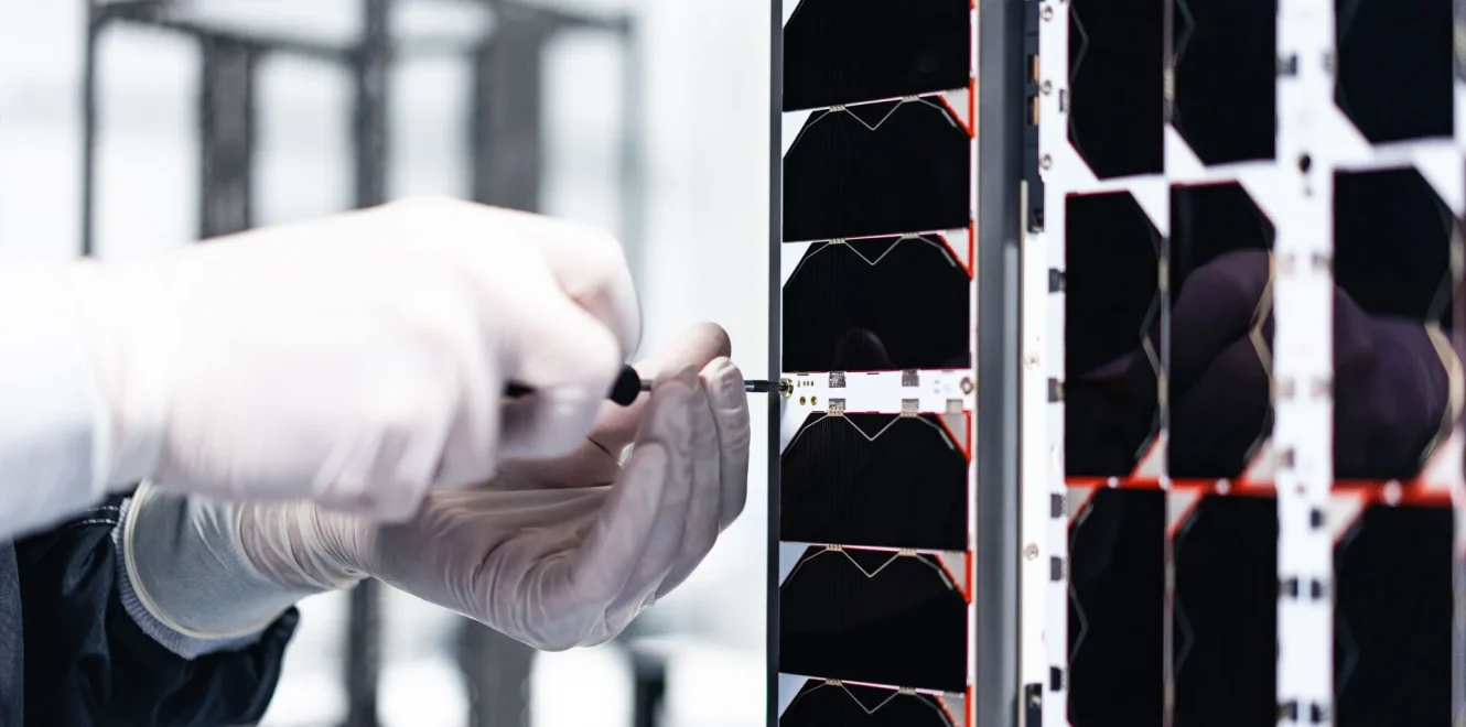 Manual mounting of 3U Cubesat Solar panel